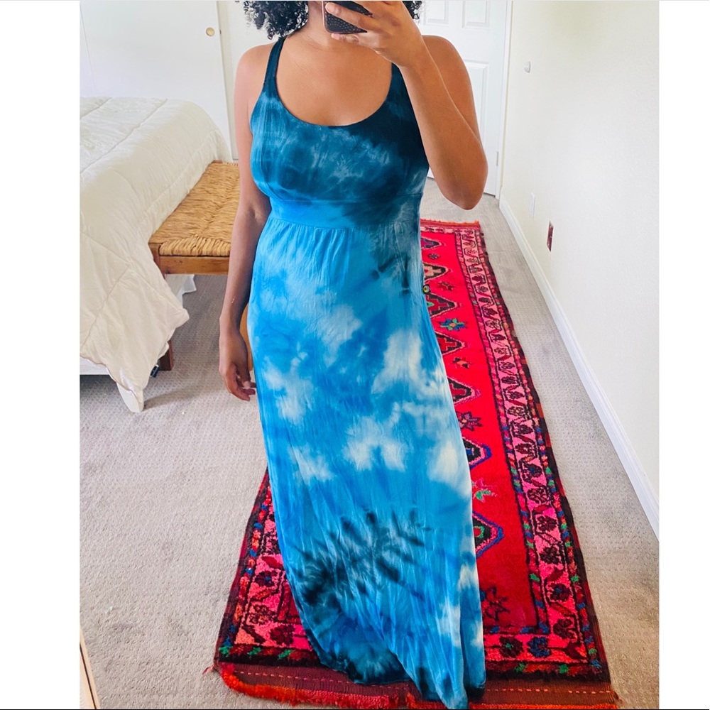 Tie-dye print maxi dress with cross cross straps